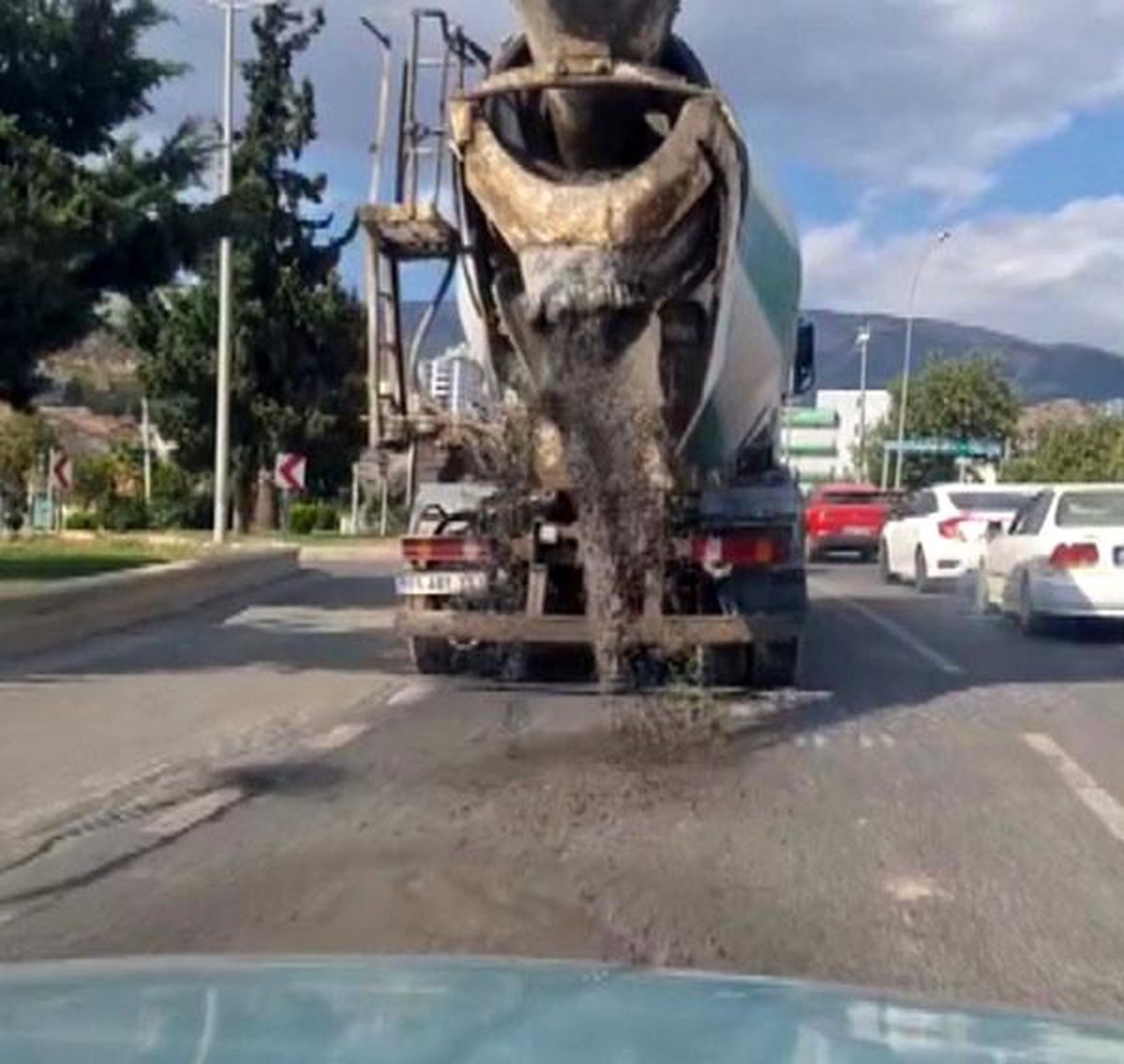 Kahramanmaraş\'ta Beton Mikseri Yolu Mahvetti
