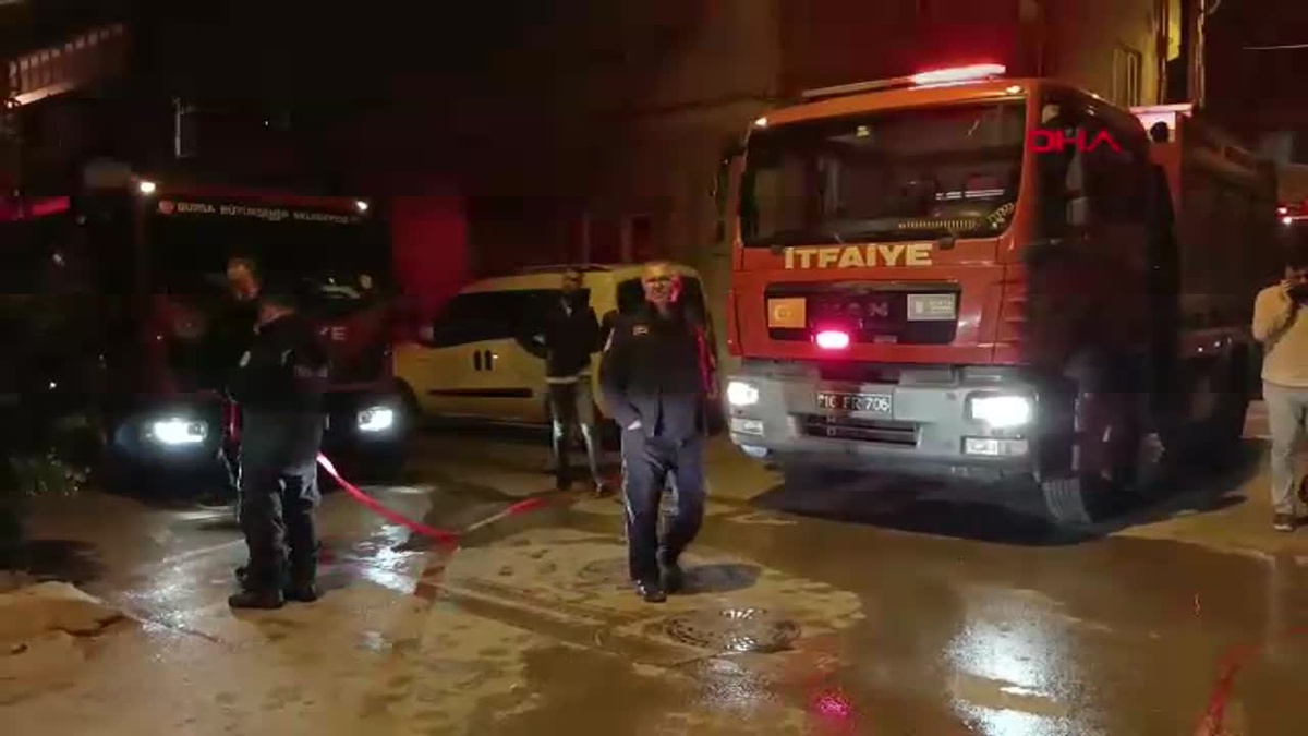 Bursa\'da Yangında Felçli Adam Yaralandı
