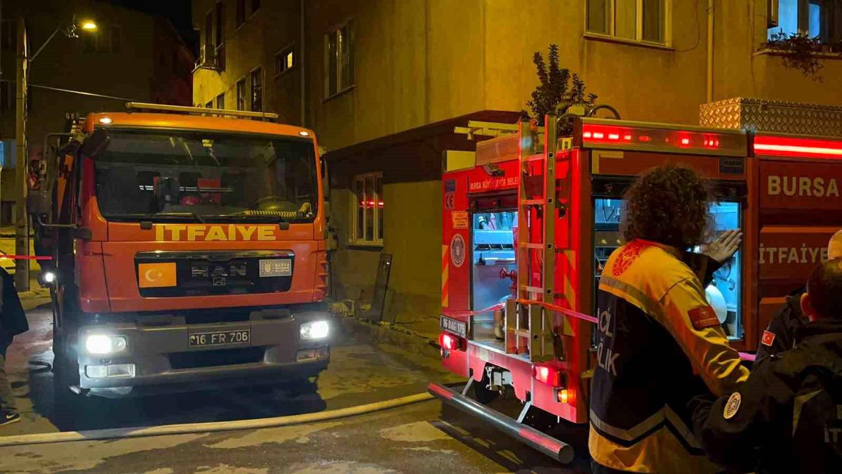 Bursa\'da Yangın: Yatalak Hasta Yaralandı
