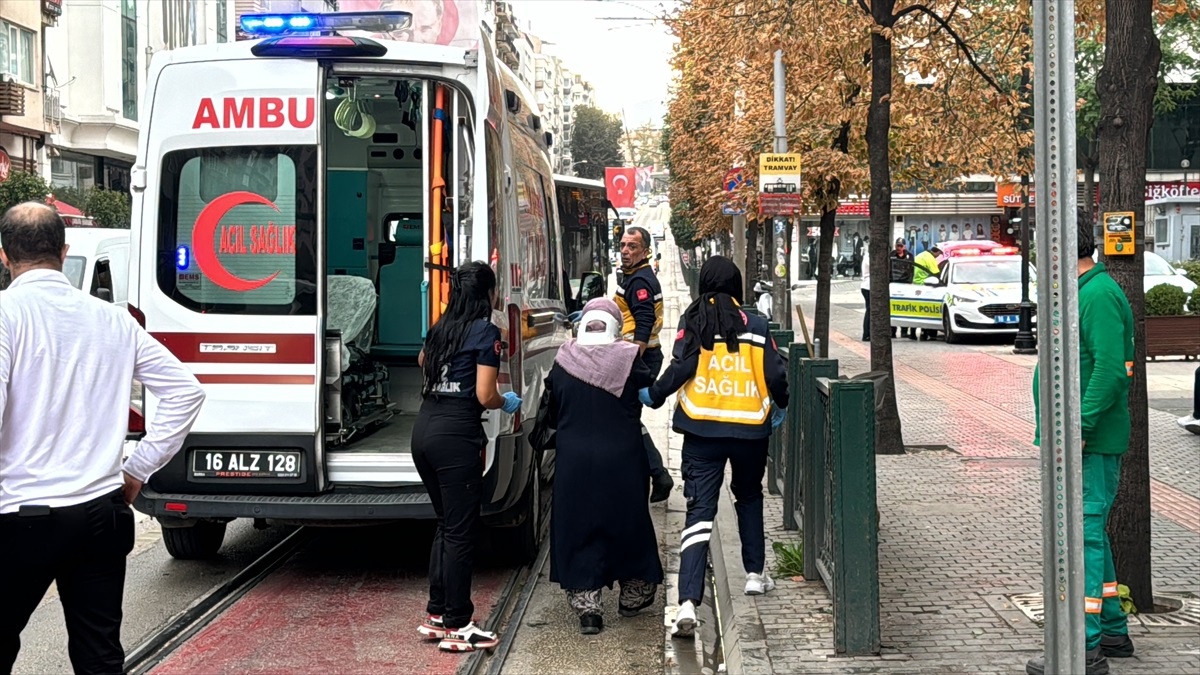Osmangazi\'de Trafik Kazası: 2 Yaralı
