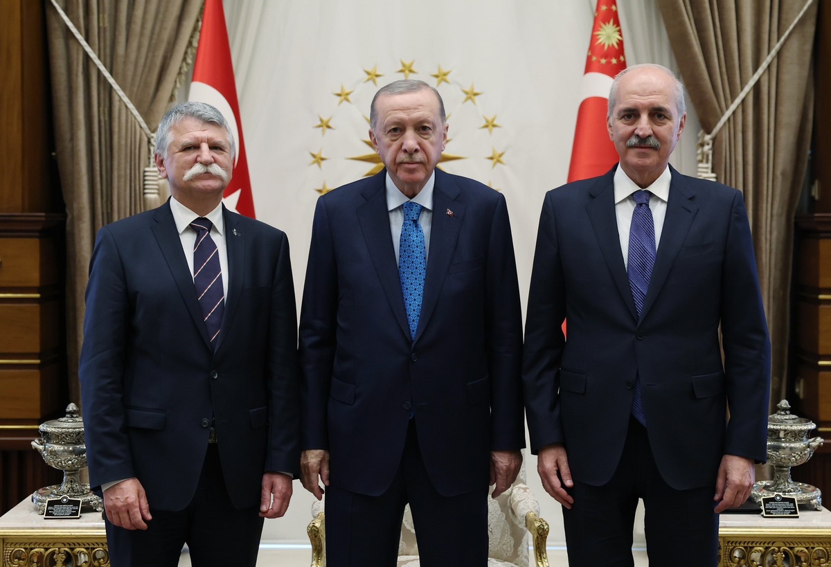 Cumhurbaşkanı Erdoğan, TBMM Başkanı Kurtulmuş\'u kabul etti