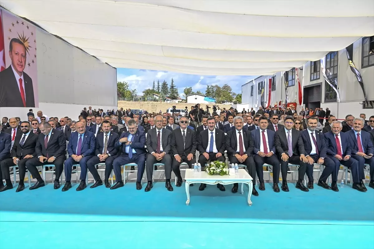 Cumhurbaşkanı Yardımcısı Yılmaz, AYKAL Demir Yolu Araçları Yapım-Bakım-Onarım Fabrikası açılış töreninde konuştu Açıklaması