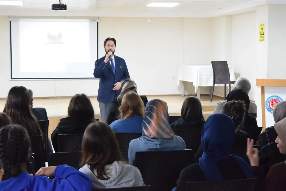 Espiye Şehit Murat Şahin Anadolu Proje İmam Hatip Lisesinde program düzenlendi