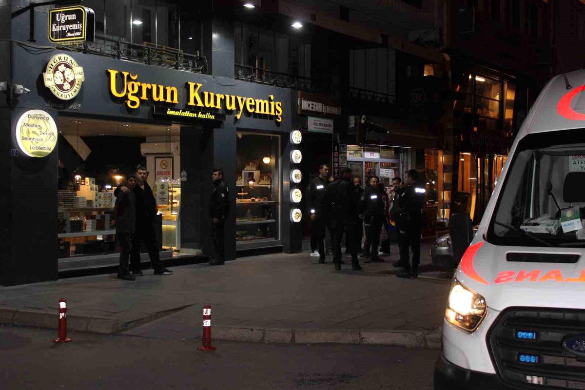 74 Yaşındaki Adam, Husumetlisini Bıçaklayarak Yaraladı