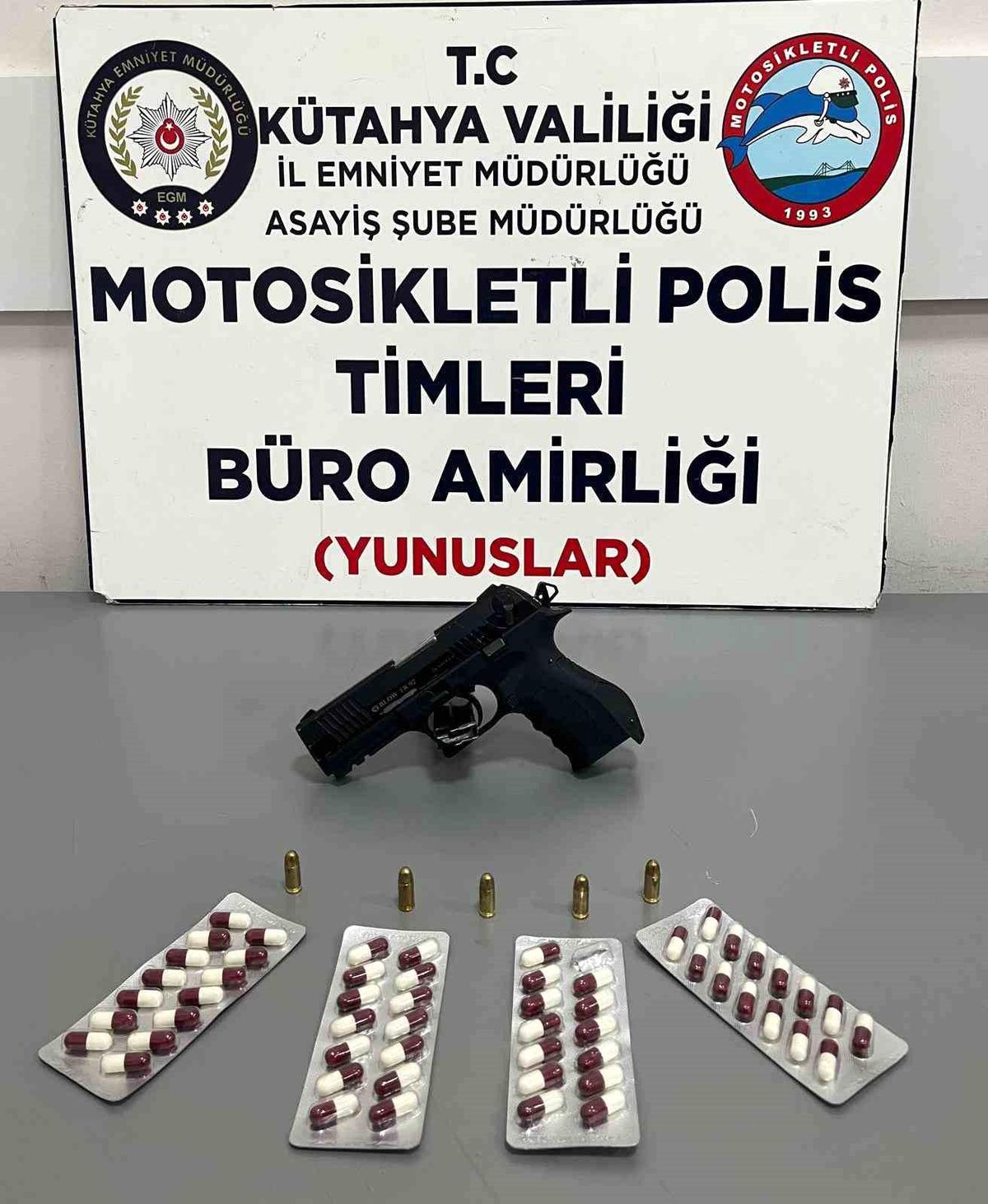 Kütahya\'da Uyuşturucu ve Silah Ele Geçirildi