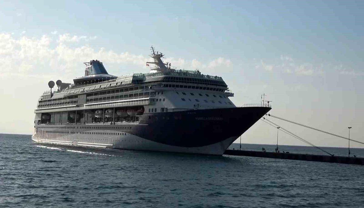 Alanya\'ya Kruvaziyer Turist Akını