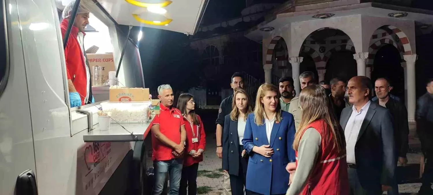 Milletvekili Ölmeztoprak: "Depremin izlerini silmeye devam edeceğiz"