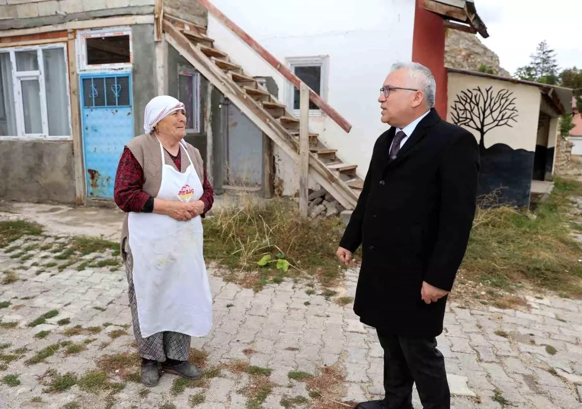 Sivas\'ta İki Deprem, Vali Ziyarette Bulundu