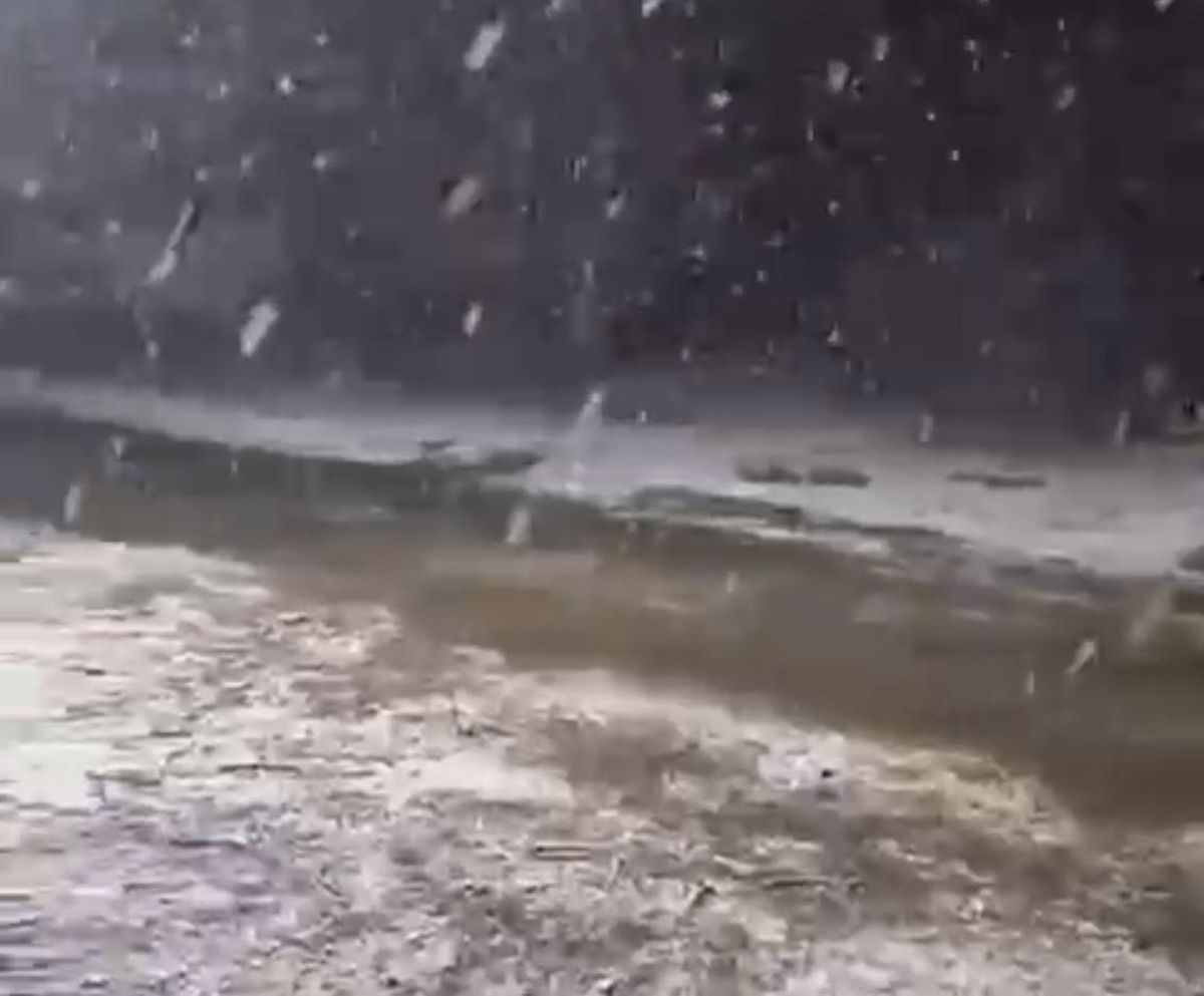Sivas\'ta Ani Soğuk ve Kar Yağışı