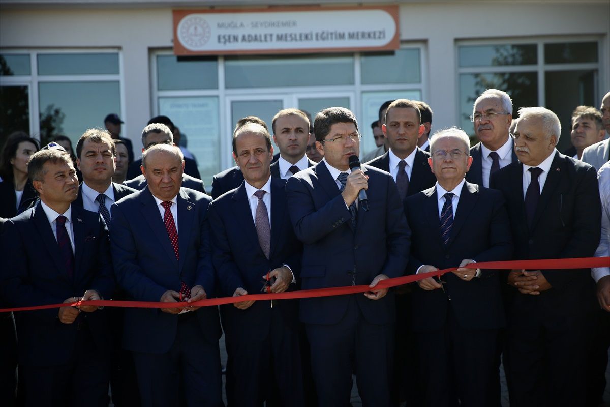 Adalet Bakanı Tunç, Seydikemer\'de cami, eğitim merkezi ve kütüphane açılışı yaptı Açıklaması