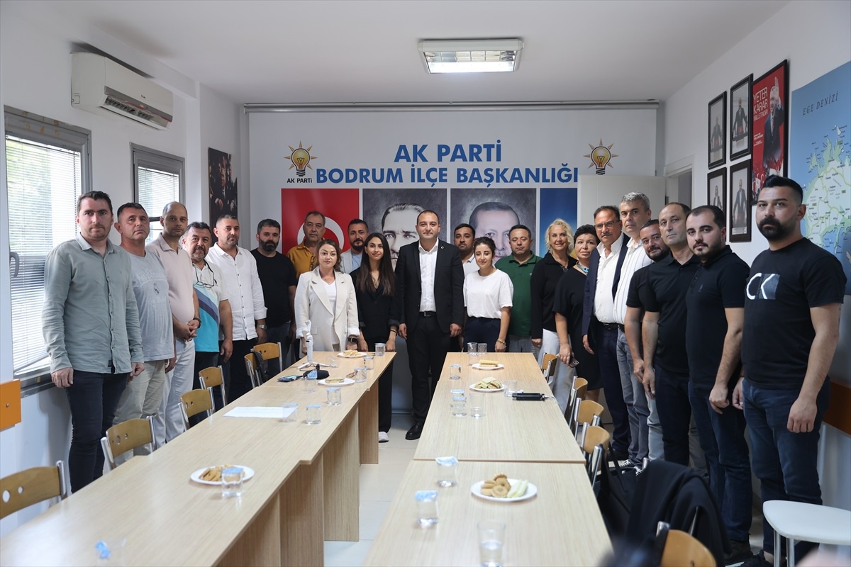AK Parti Bodrum\'da Yeni Yönetim Tanıtıldı