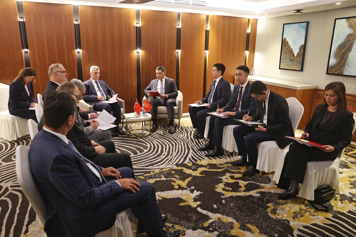 Bakan Bolat Kırgızistan\'da İkili İlişkileri Güçlendiriyor