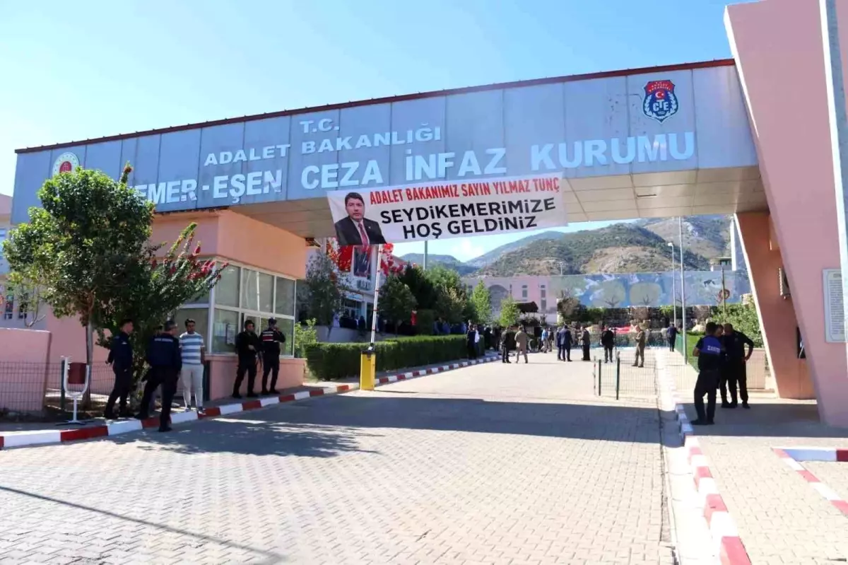 Bakan Tunç, Seydikemer\'de cami, eğitim merkezi ve kütüphane açılışlarını gerçekleştirdi