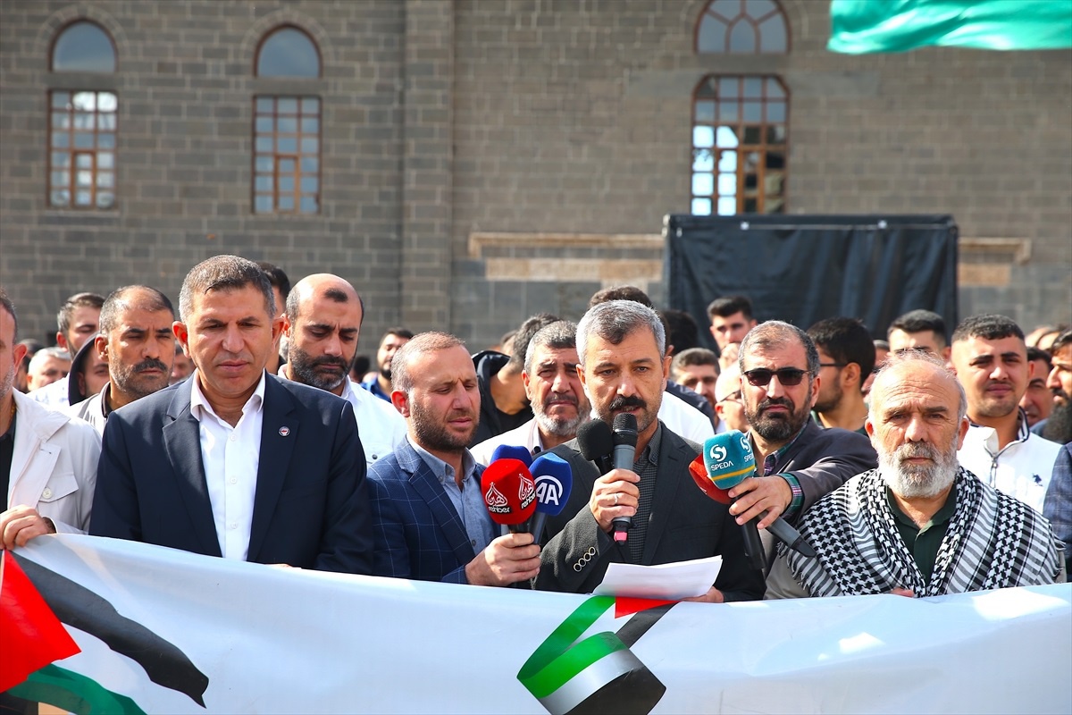 Diyarbakır\'da İsrail\'e Tepki Gösterildi