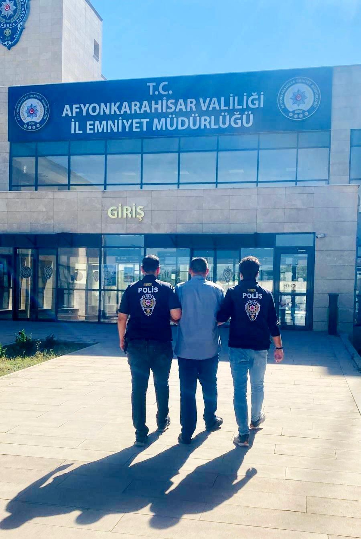 Dolandırıcı Afyonkarahisar\'da Yakalandı