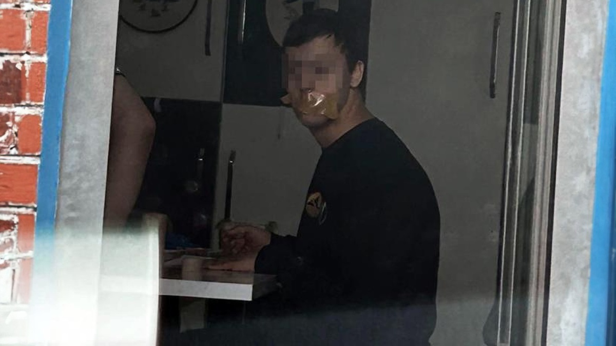Down sendromlu öğrencinin koli bantlı fotoğrafı Milli Eğitim Müdürlüğü\'nü harekete geçirdi