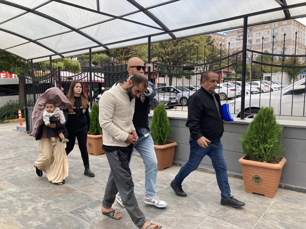 Eskişehir\'de Dolandırıcılar Gaziantep\'te Yakalandı