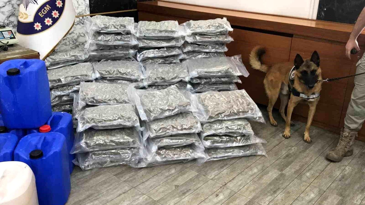 İstanbul\'da Uyuşturucu Operasyonu: 8 Gözaltı