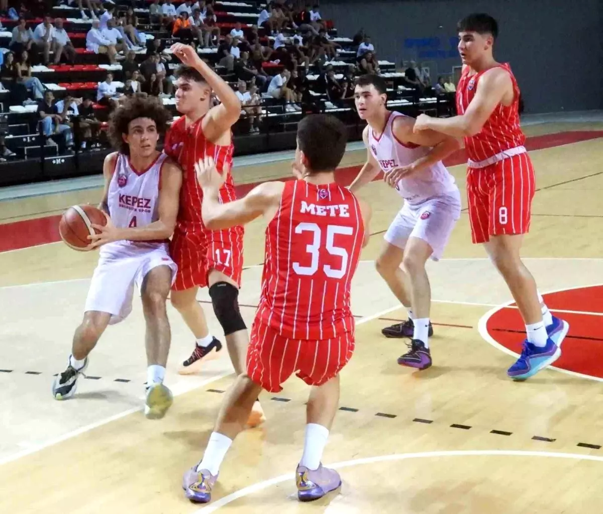 Kepez Belediyespor U18 Basketbol Takımı 16 Sayı Farkla Galip Geldi