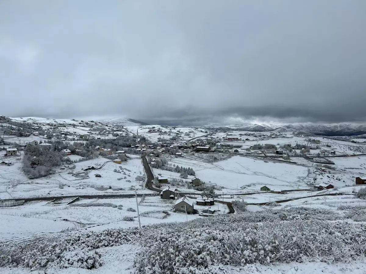 Çambaşı Yaylası Karla Kaplandı