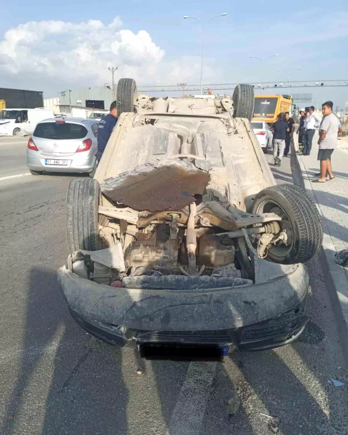 Hatay\'da Takla Atan Araçta Sürücü Yaralandı