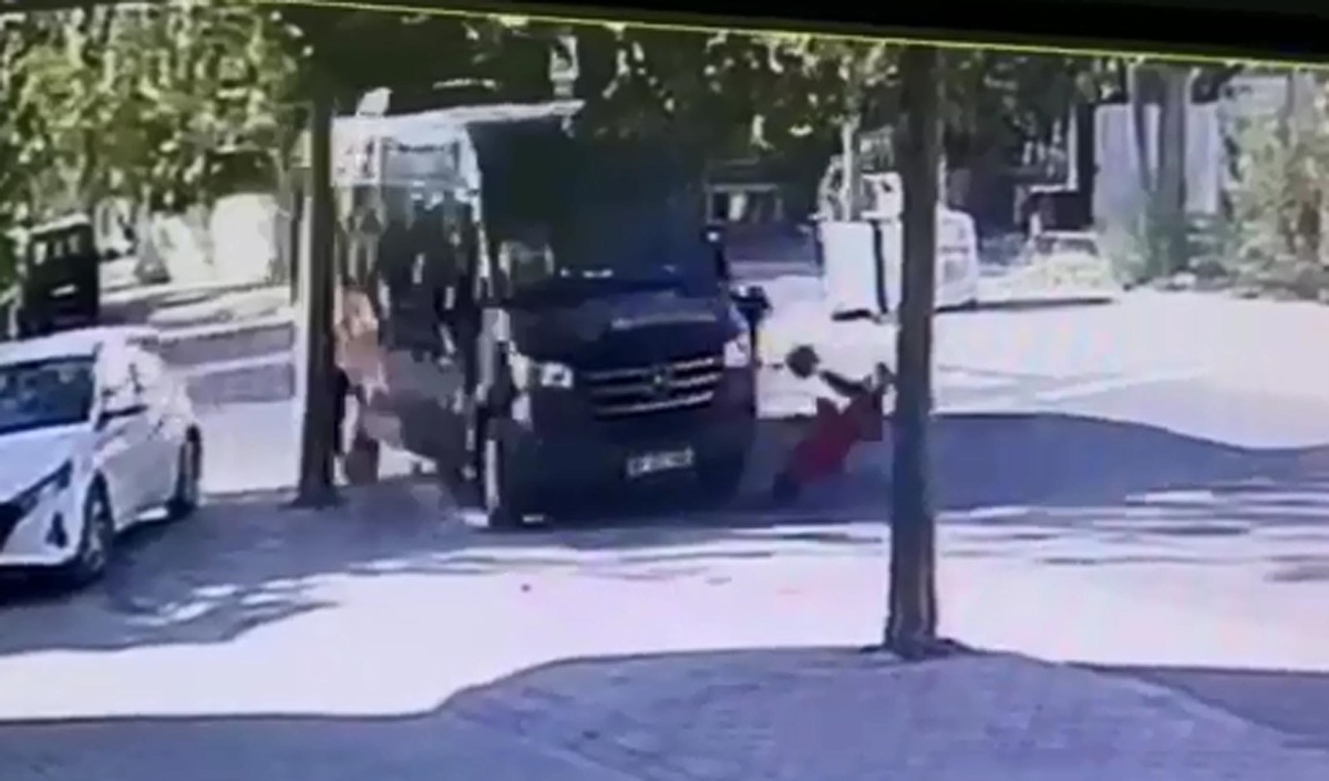 Çorlu\'da yaya geçidinde kaza: Anne ve ikizleri yaralandı