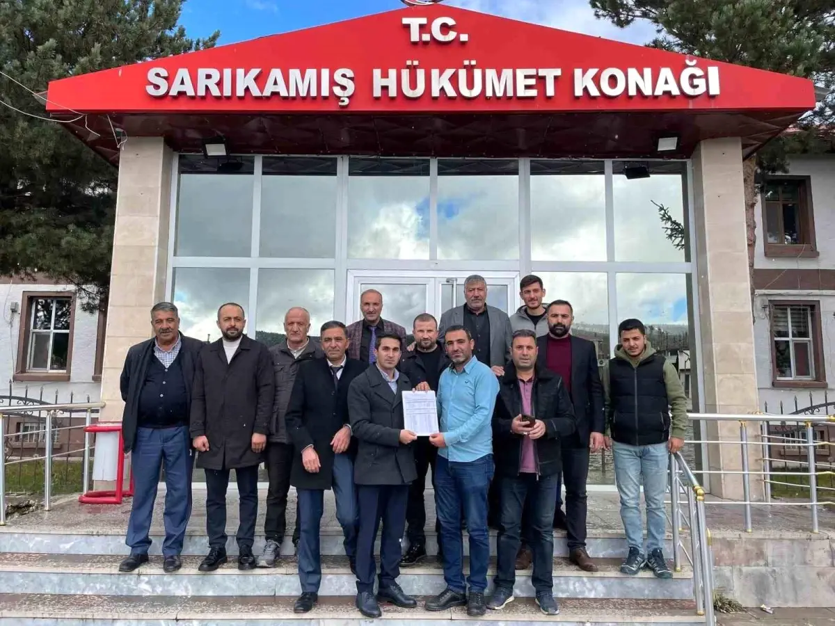 AK Parti Sarıkamış İlçe Başkanı Kenan Doğan mazbatasını aldı