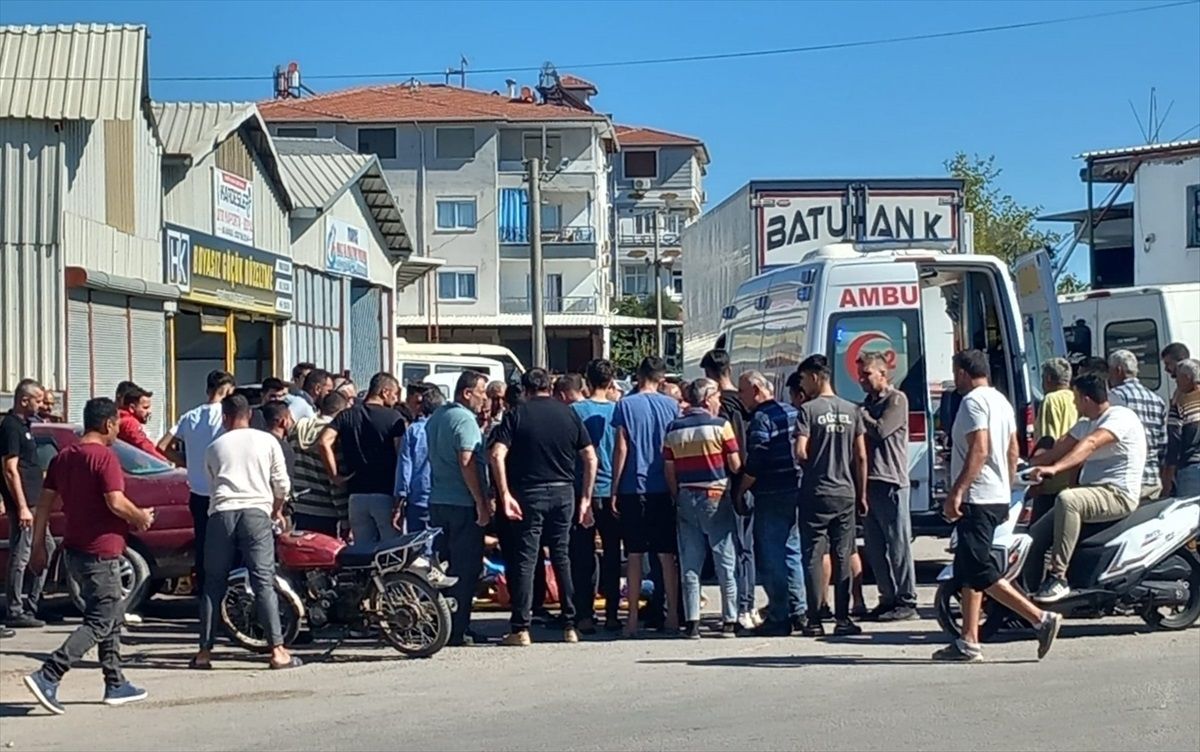 Antalya\'da Polis Memuruna Saldırı