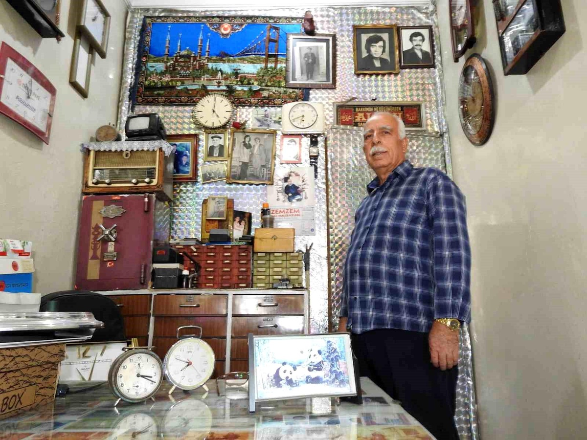 Antika Saat Ustası Ökkeş Altunbaş