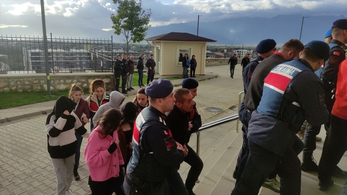 Bursa\'da Organize Suç Operasyonu: 22 Tutuklama