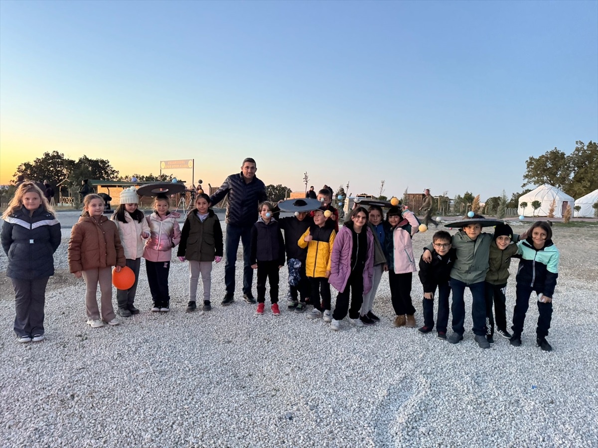 Edirne\'de öğrenciler gökyüzünü gözlemledi