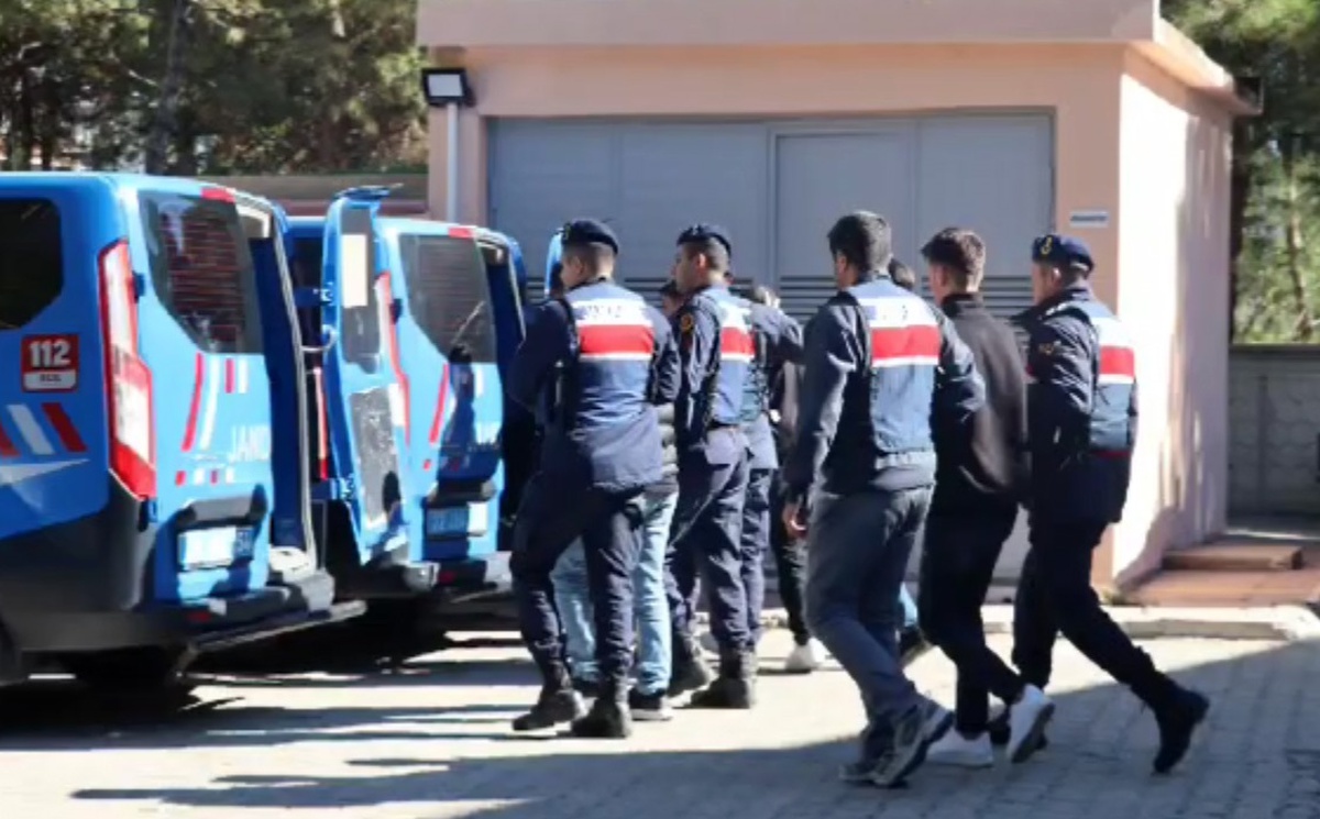 İstanbul\'da Göçmen Kaçakçılığı Operasyonu