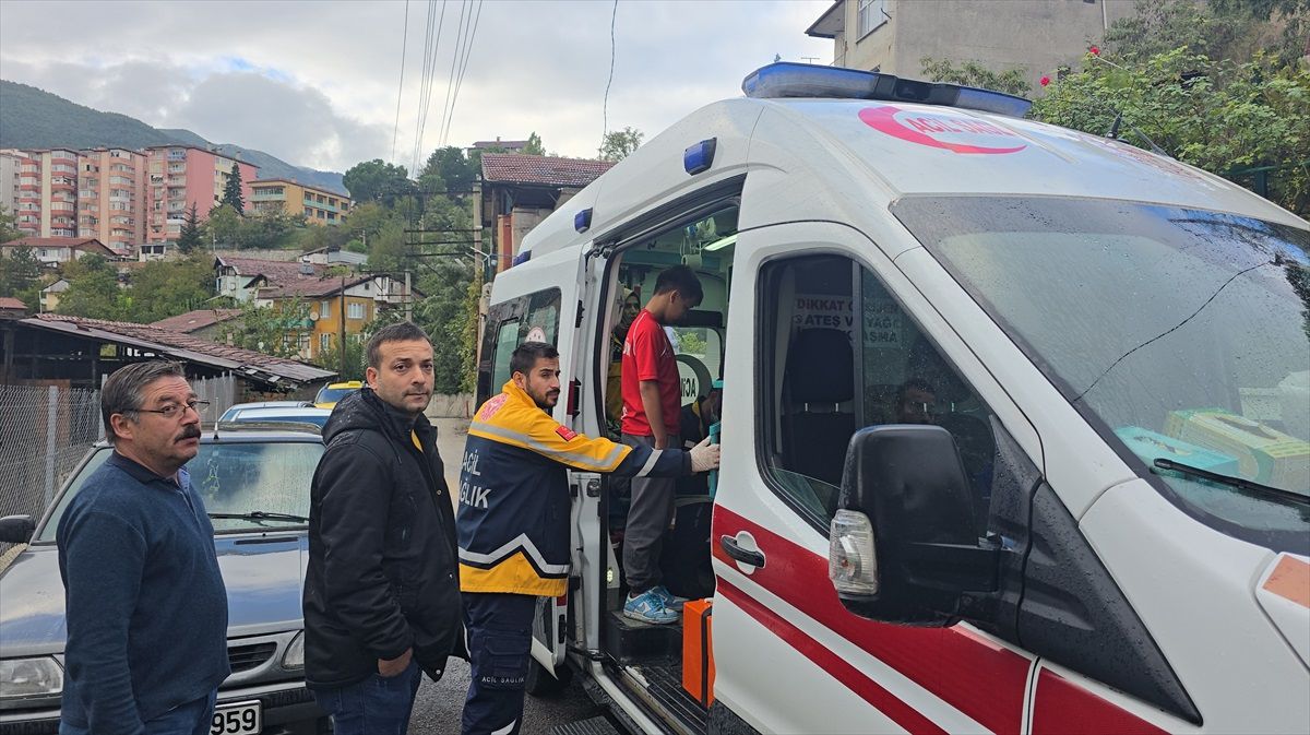 Karabük\'te Minibüs Devrildi, 7 Çocuk Yaralandı