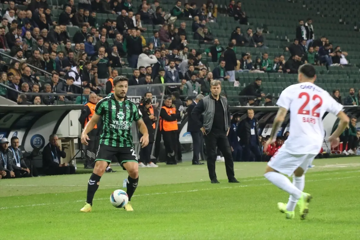 Kocaelispor Liderliğini Sürdürdü