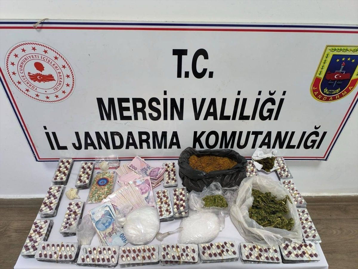 Mersin\'de Uyuşturucu Operasyonu: 2 Tutuklama