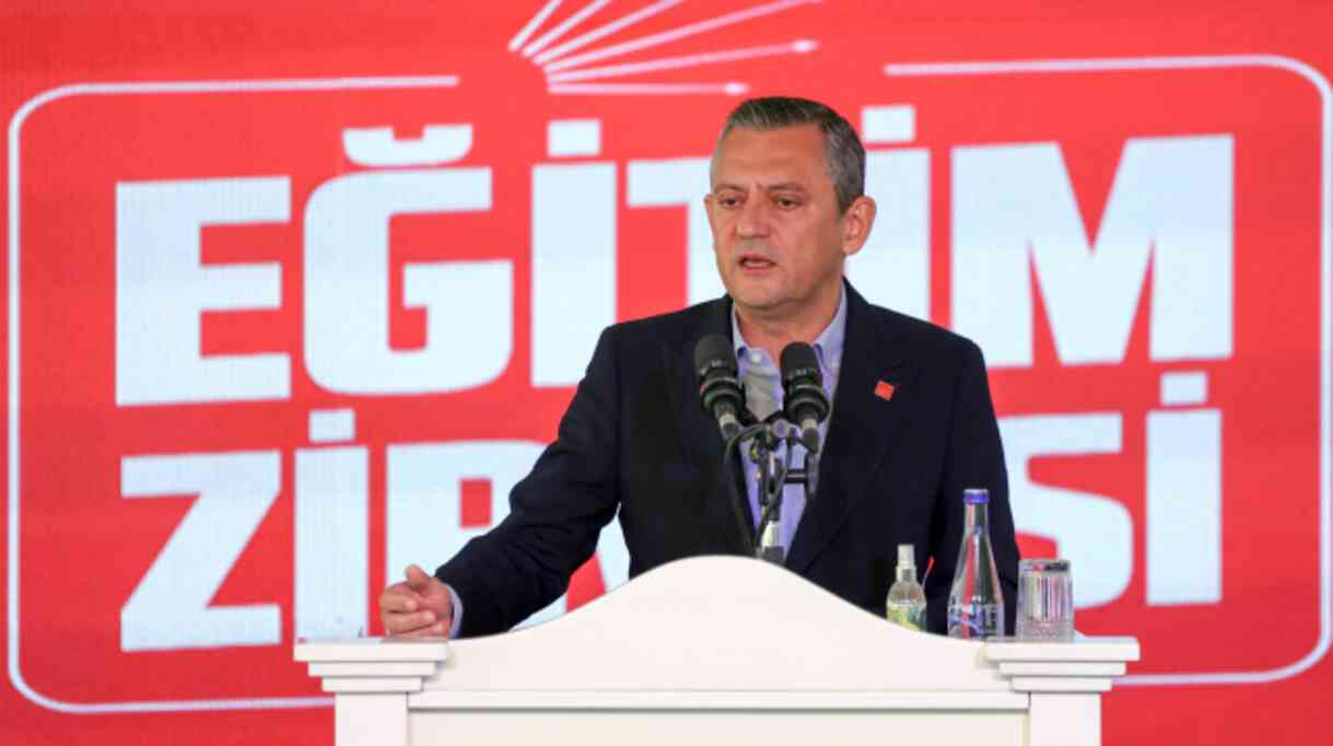 Özgür Özel'den yenidoğan skandalına karışan hastanelerle ilgili hükümete çağrı Özgür Özel'den yenidoğan skandalına karışan hastanelerle ilgili hükümete çağrı