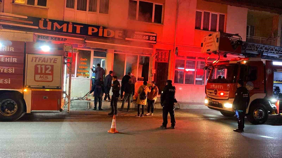Eskişehir\'de Pideci Yangını Kontrol Altına Alındı