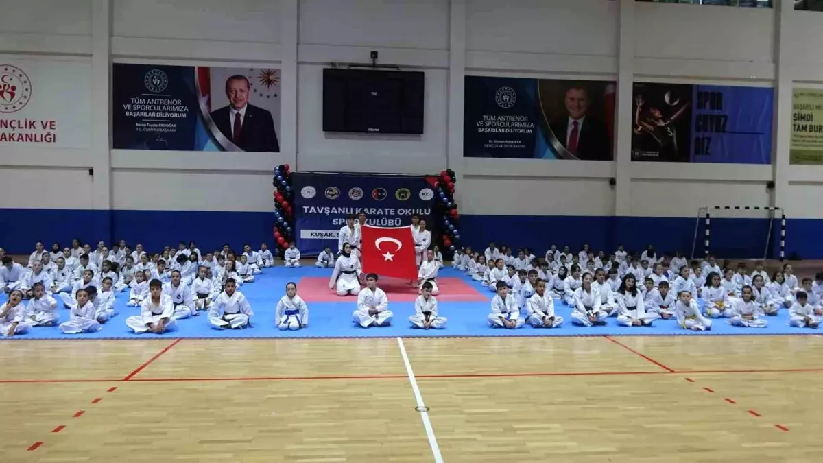 Tavşanlı Karate Okulu\'nda Kuşak Sertifika Töreni Düzenlendi