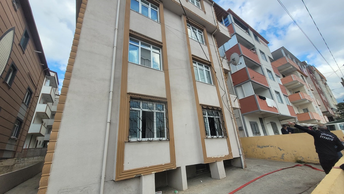 Kocaeli\'de Yangın: Madde Bağımlısı Gözaltında