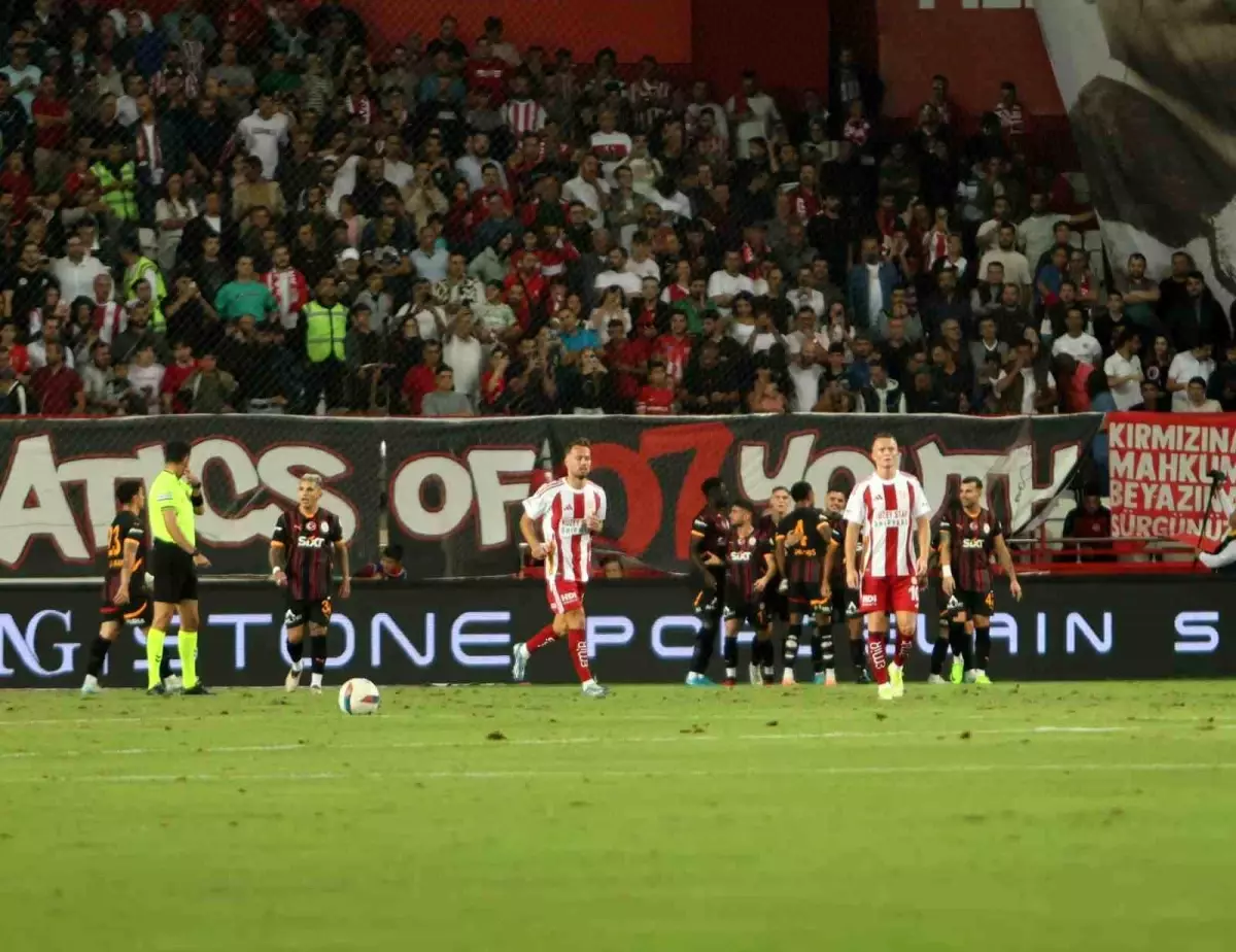 Antalyaspor - Galatasaray Maçı Başladı