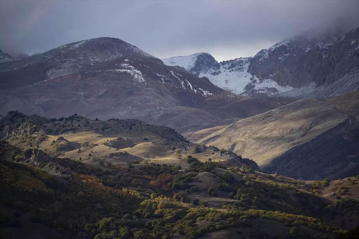 Tunceli\'de Dağlar Karla Kaplandı