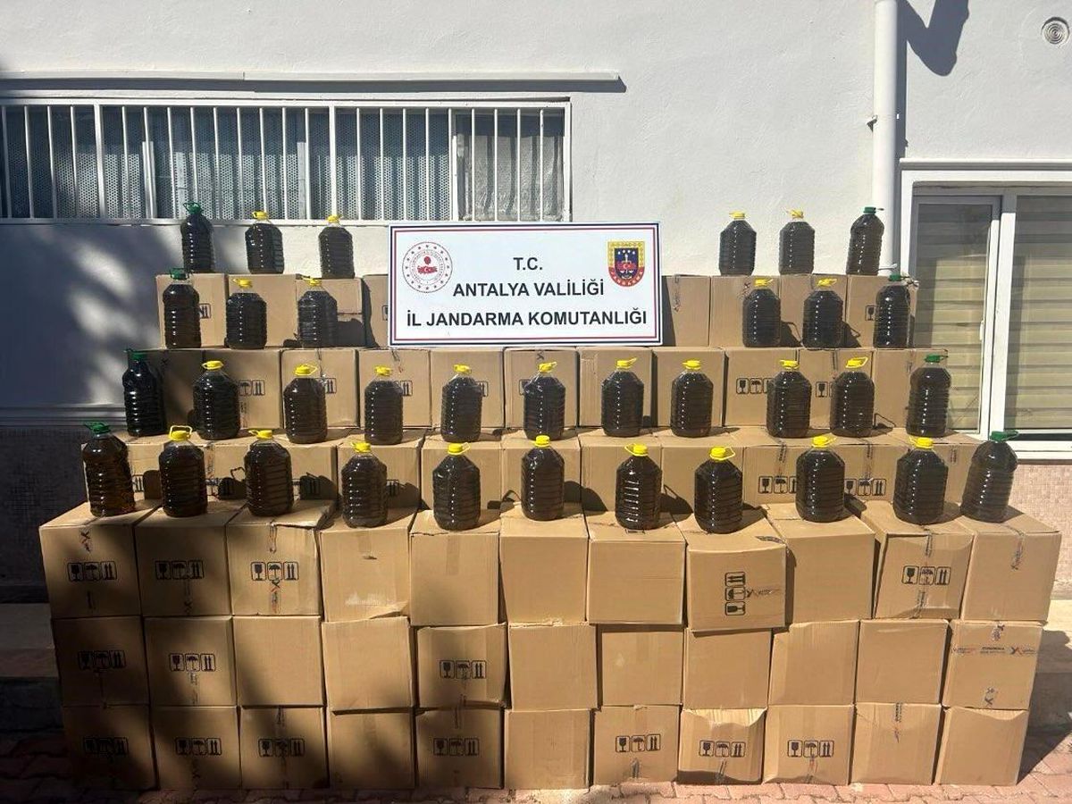 Antalya\'da 8 Bin Litre Sahte Zeytinyağı Ele Geçirildi