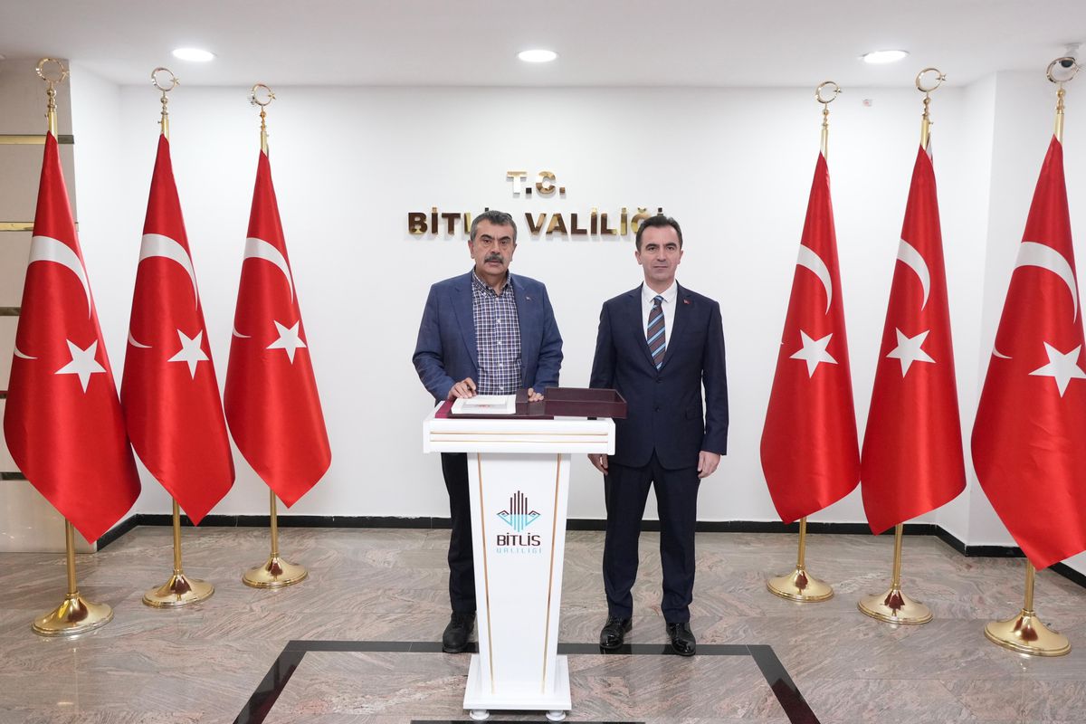 Bakan Tekin Bitlis\'te Eğitim Toplantısı Düzenledi