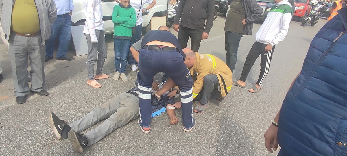 Bodrum\'da Cipin Kamyonete Çarpması Sonucu 3 Yaralı