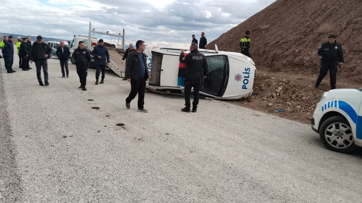 Çorum\'da Polis Aracı Takla Attı: 2 Yaralı