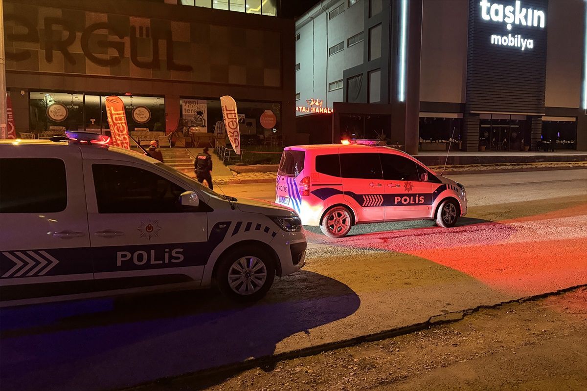 Elazığ\'da Bıçaklı Kavga: 4 Yaralı