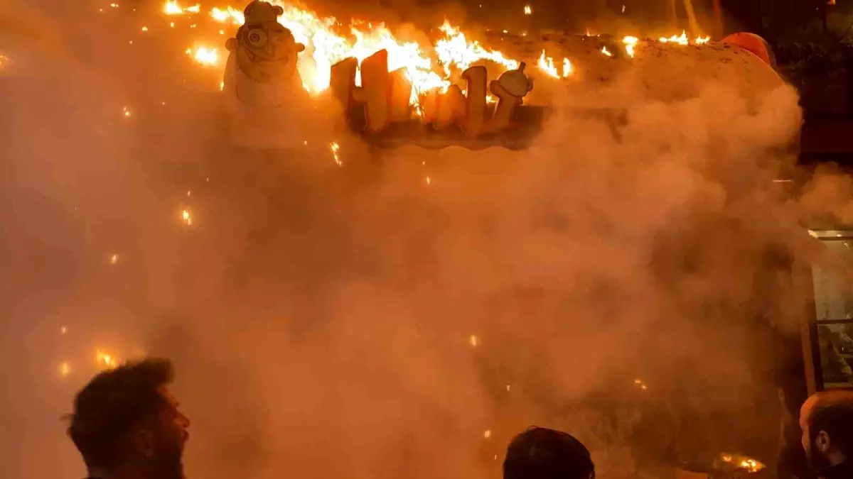 Isparta\'da Kafede Yangın Paniği