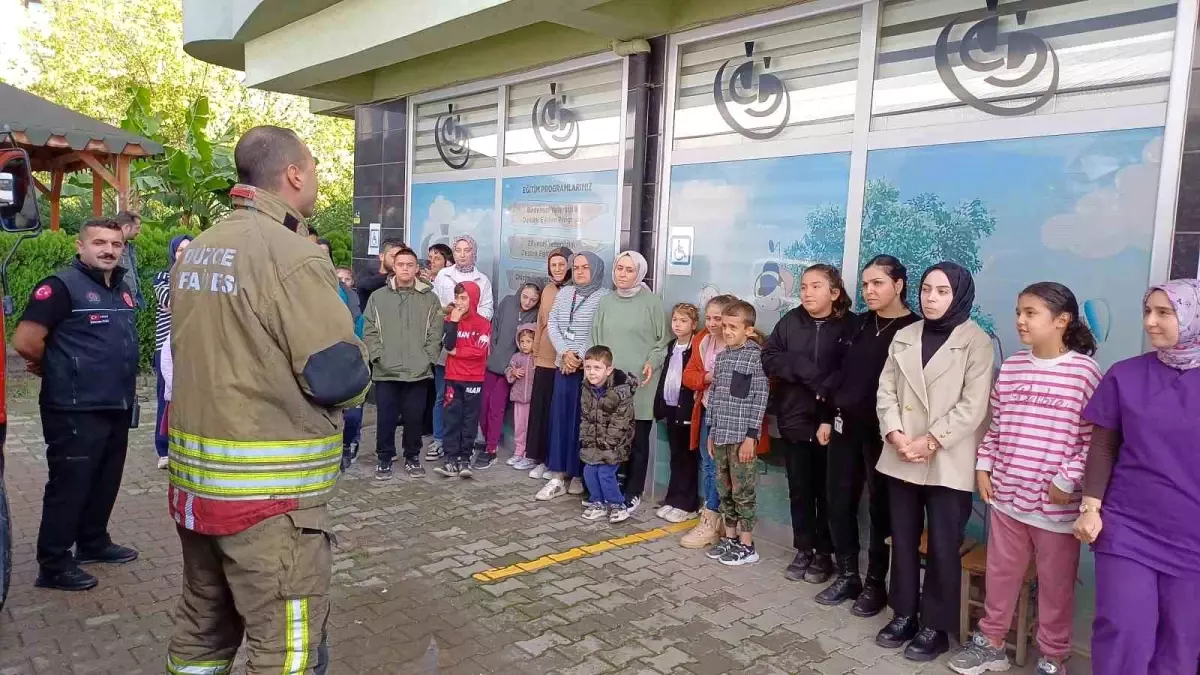 Düzce\'de Özel Öğrencilere Yangın Tatbikatı