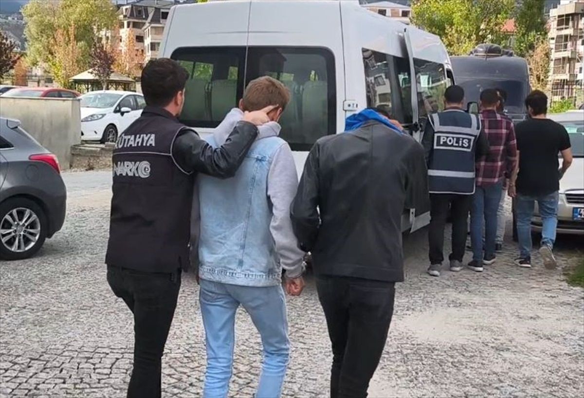 Kütahya\'da Uyuşturucu Operasyonu: 4 Tutuklama