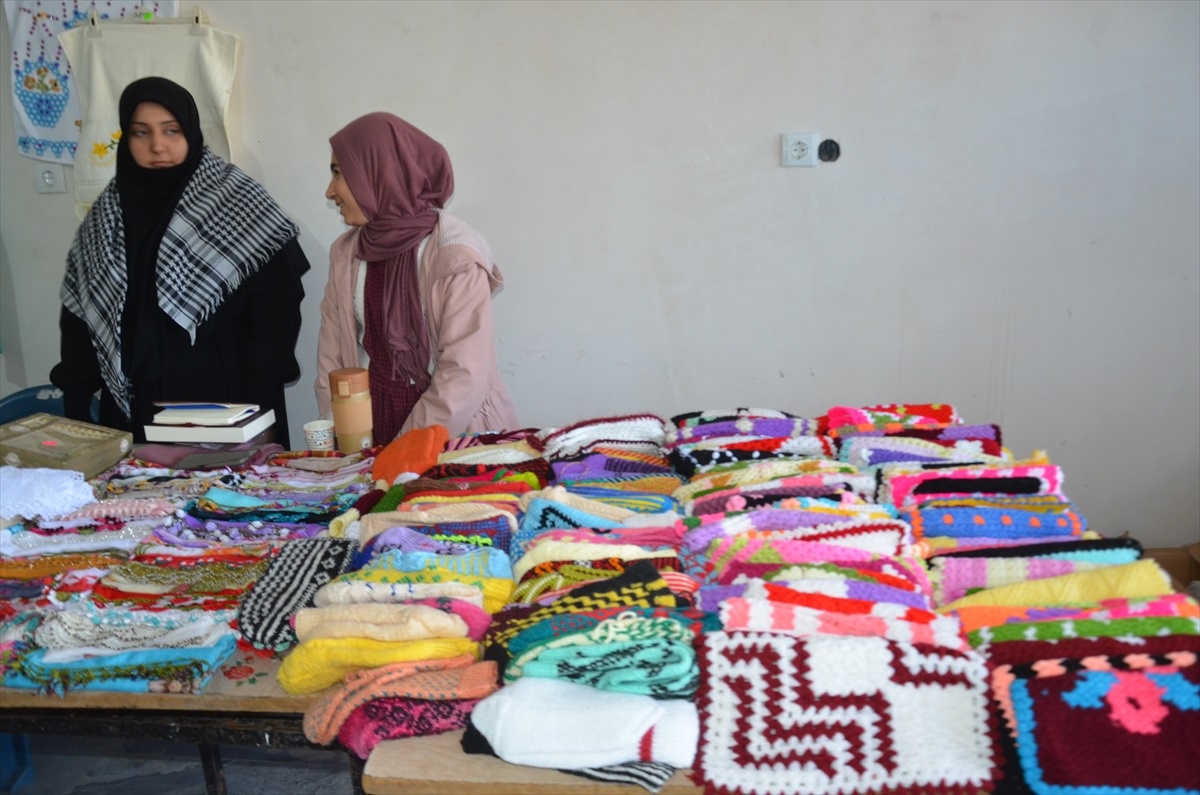 Muş\'ta Filistin İçin Kermes Düzenlendi
